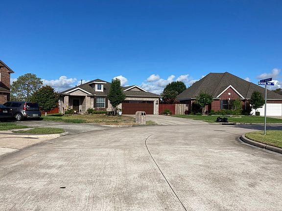 4th image of 4802 S Meadow Dr