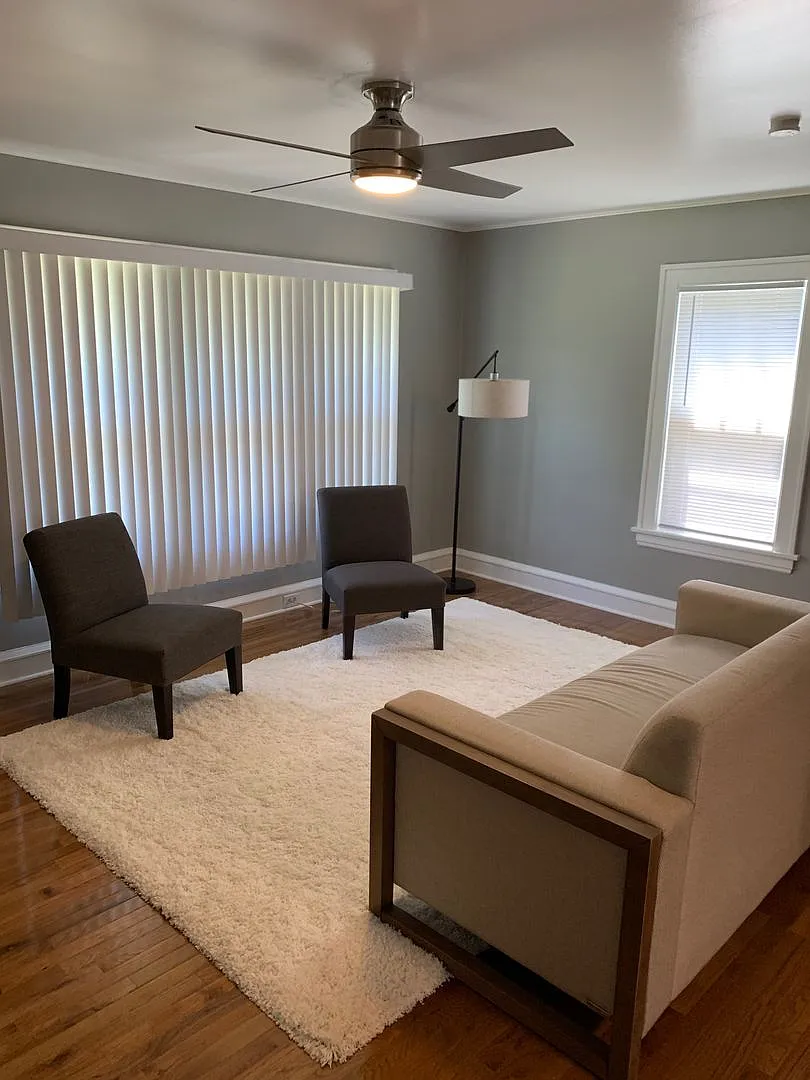 Completely Updated 2 Bedroom in South Minneapolis — Photo 4