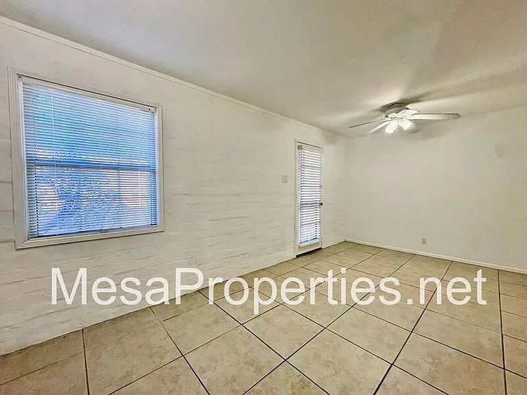1480 N Mills Ave #BACK HOUSE — Photo 12