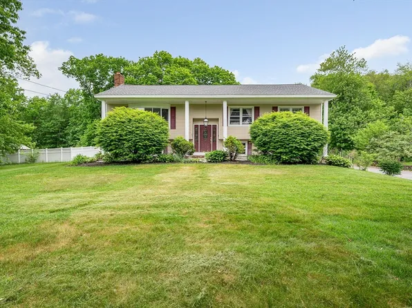 71 Pinta Dr, Tewksbury, MA 01876
