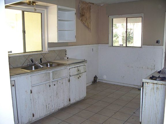 2nd image of 2838 Lakewood Dr