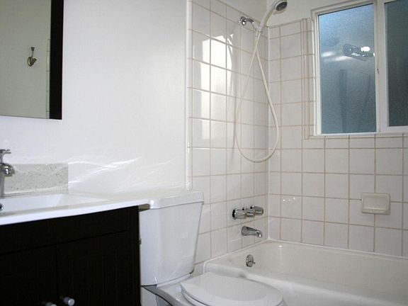 4th image of 95 Cleveland Ave APT C