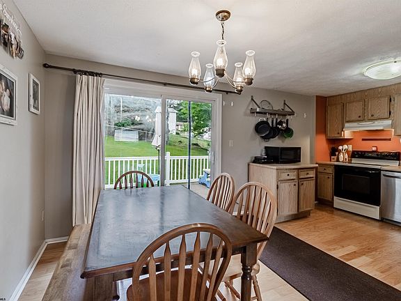4th image of 238 Eastgate Dr