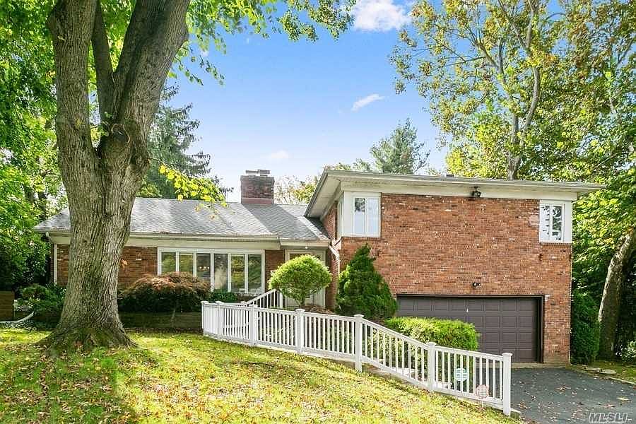 1st image of 4 Briarfield Dr