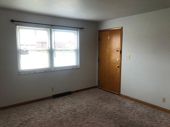 2nd image of 1110 Dennis Ln #2
