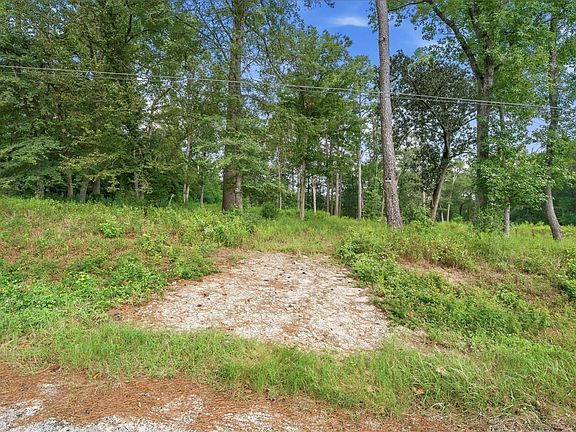 3rd image of 1011 County Road 3709