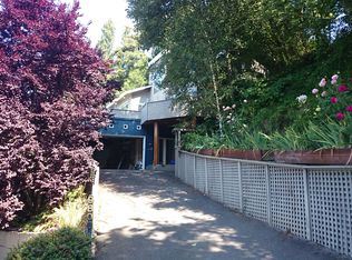 9800 50th Ave SW, Seattle, WA 98136