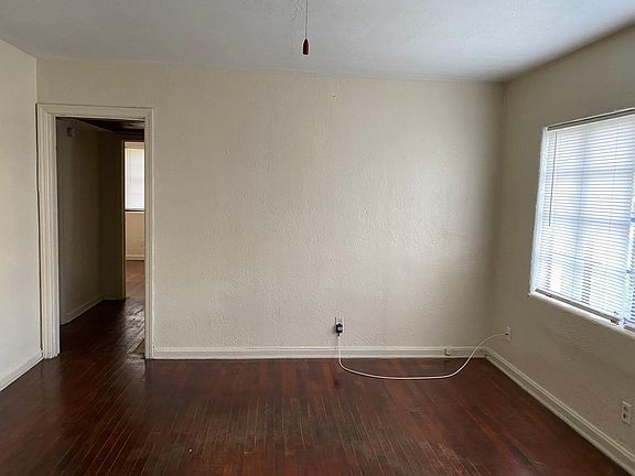 3rd image of 958 Mikael Ave
