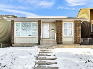 1111 N Berkley Dr NW, Calgary, AB T3K1S6