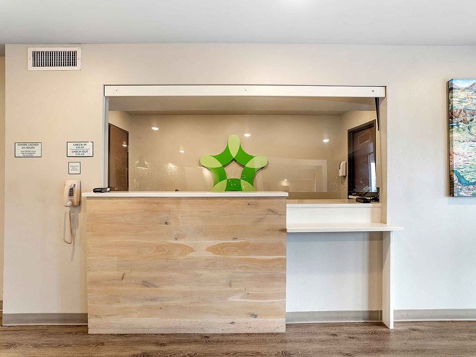 Lobby and Guest Check-in