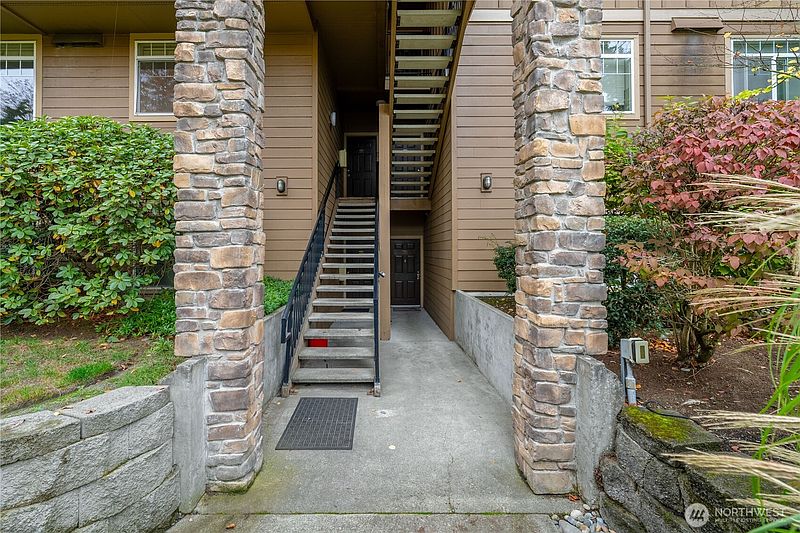 2nd image of 18930 Bothell Everett Highway #E203