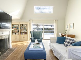 36 Kennedy Dr, Southampton, NY 11968