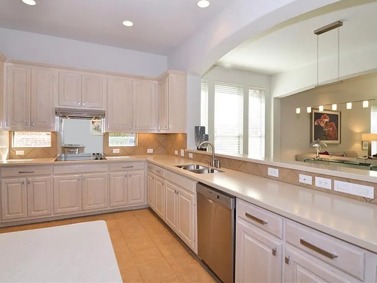 714 Pelican Hills Dr — Photo 18