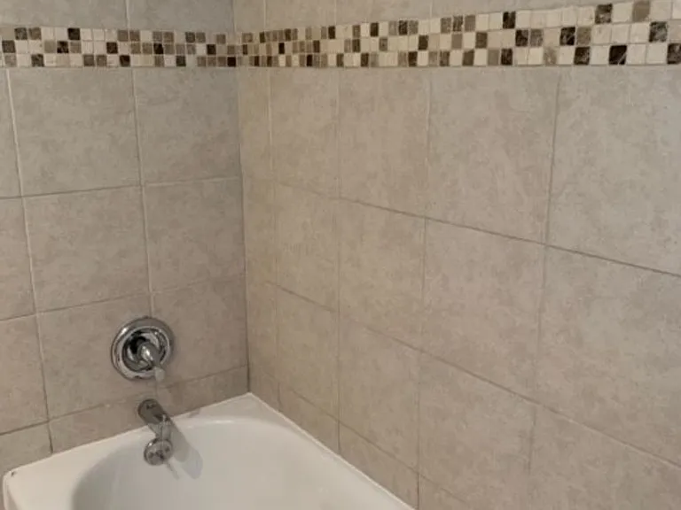 1721 Chapala St — Photo 21