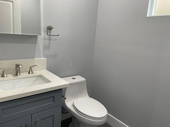 5th image of 131 W 93rd St