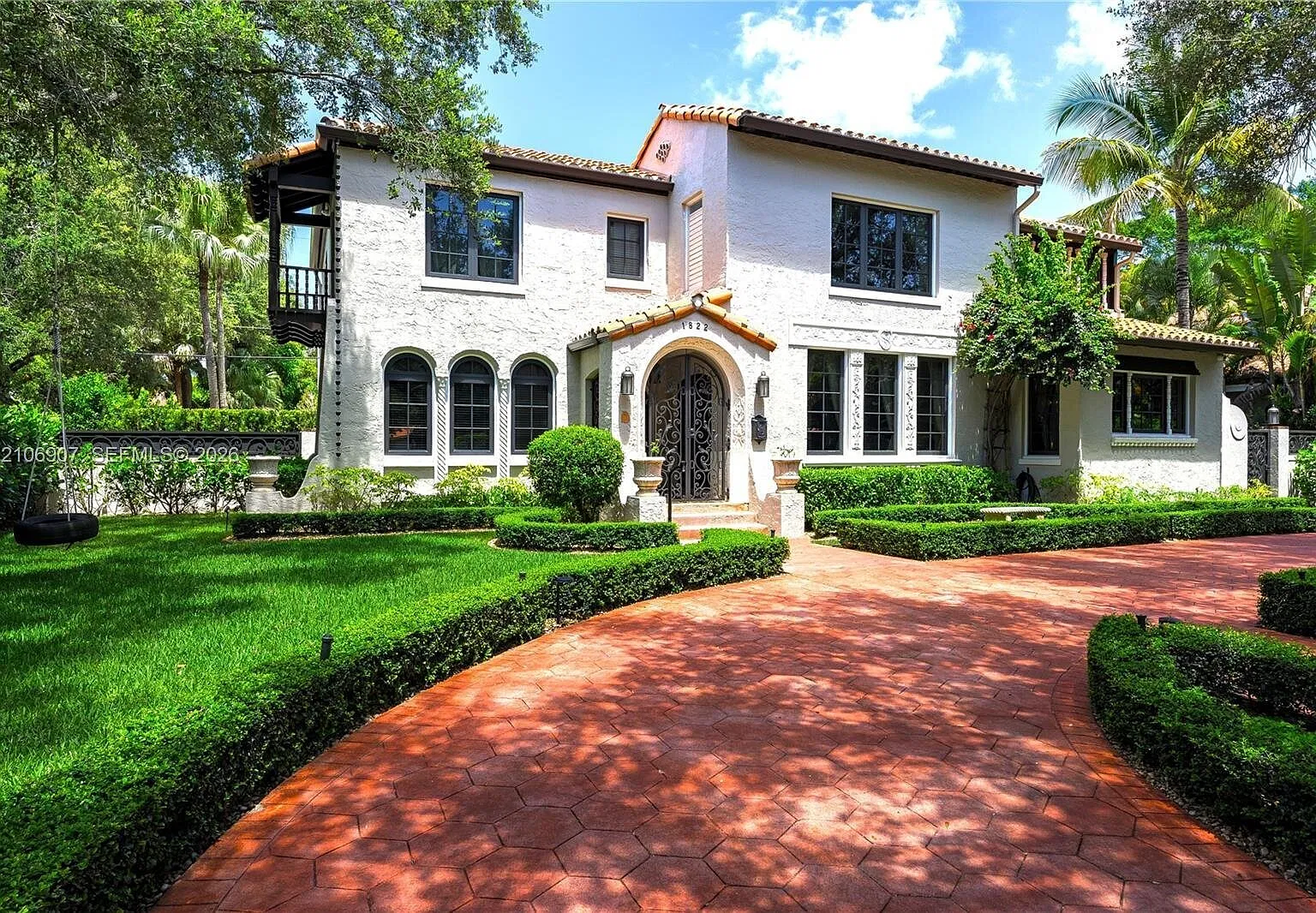 1822 Country Club Prado — Photo 1