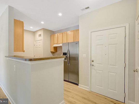 4th image of 42421 Rockrose Sq Unit 101