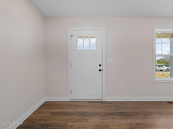 3rd image of 193 Brinlee Dr