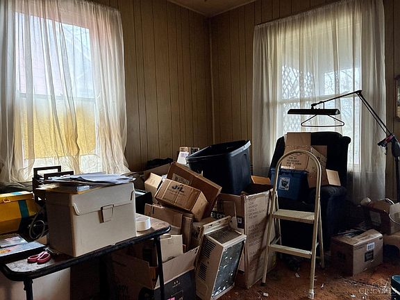 5th image of 214 Harriet St