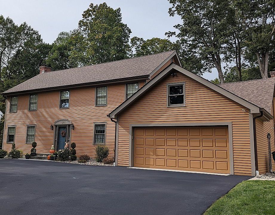 2nd image of 4 Fair Oaks Dr