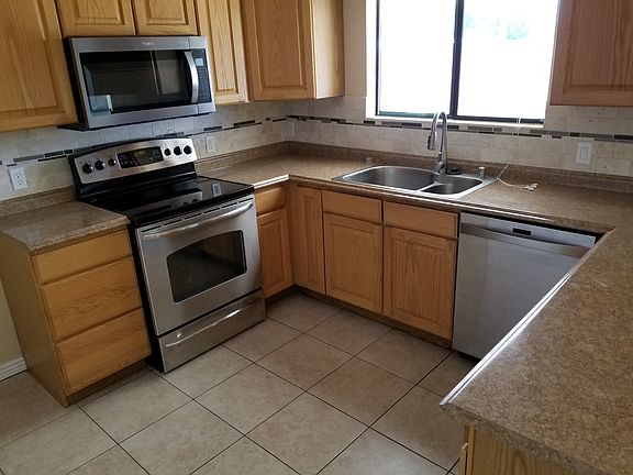 2nd image of 1004 W Palm Cir