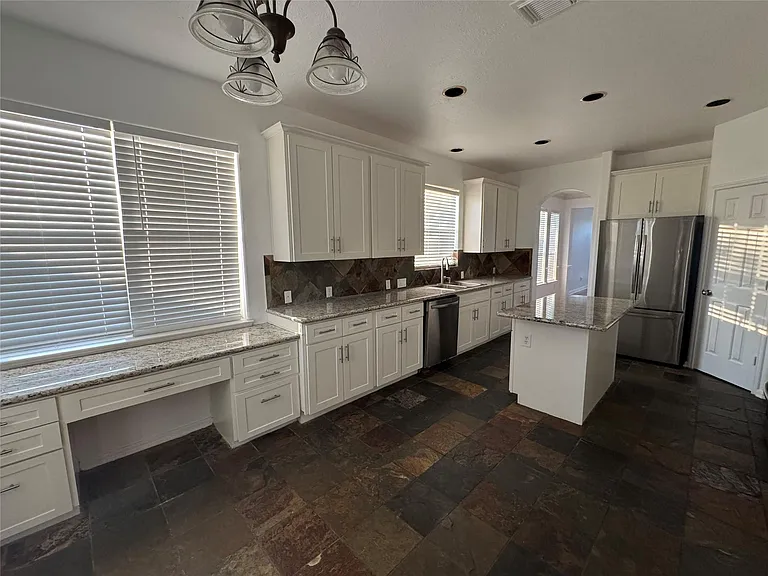 6311 Auburn Terrace Ct — Photo 8