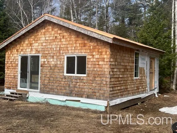 3414 6th St, Mohawk, MI 49950