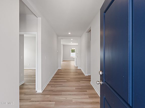 5th image of 207 Kiera Lane NW