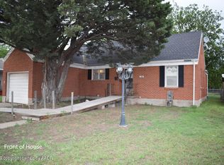 308 S Main St, Shamrock, TX 79079