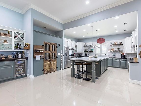 5th image of 4001 La Hacienda