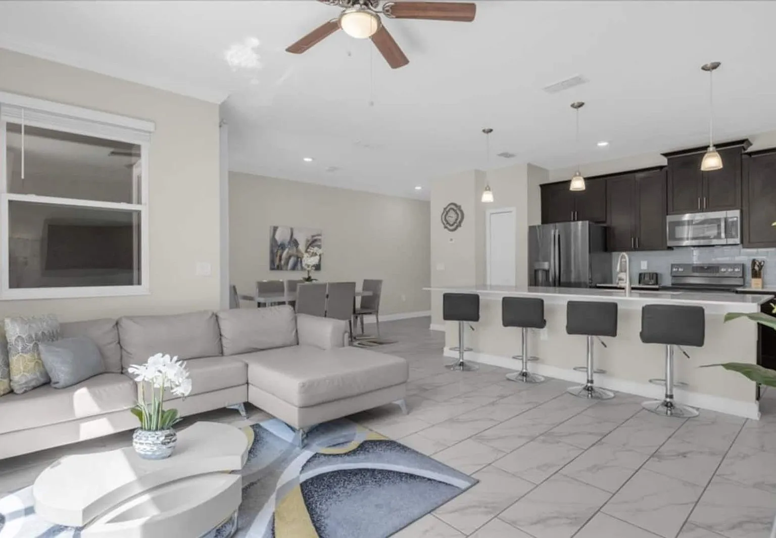 4 bed, 3.0 bath, 1914 sqft, $4,000 — Photo 3
