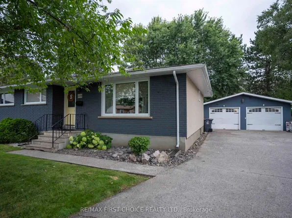 600 Ashdale Pl, Thunder Bay, ON P7E 3M6