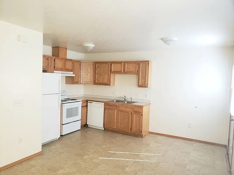1105 N Western Ave — Photo 7