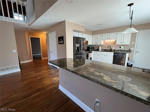 4th image of 3146 Wolf Run Dr