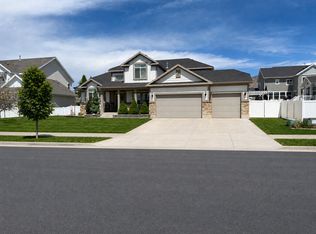 744 W Ridgeline Dr, Lehi, UT 84043