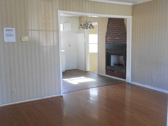 3rd image of 104 Greenwood St