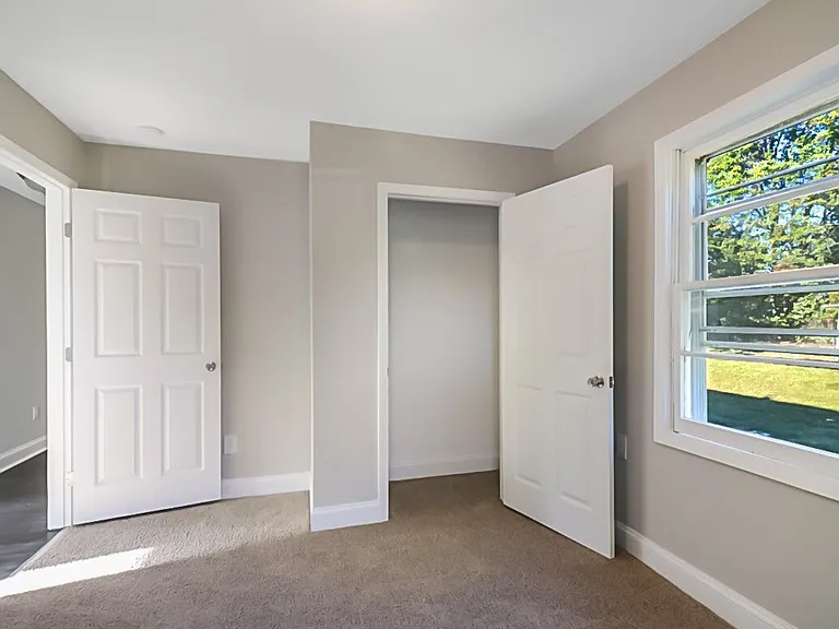 912 E Joyner St — Photo 11