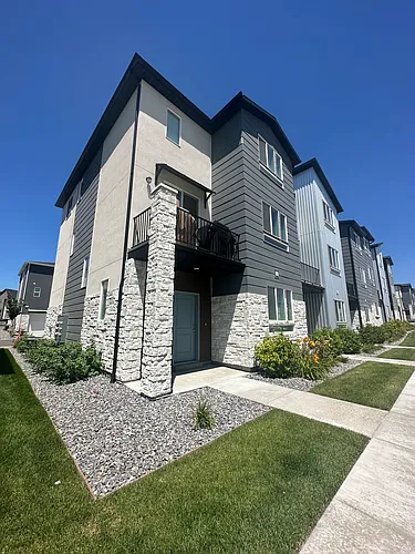1023 W 360 S Photo 1
