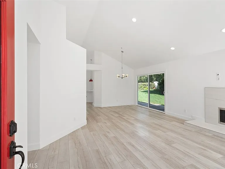 5 Columbus — Photo 6