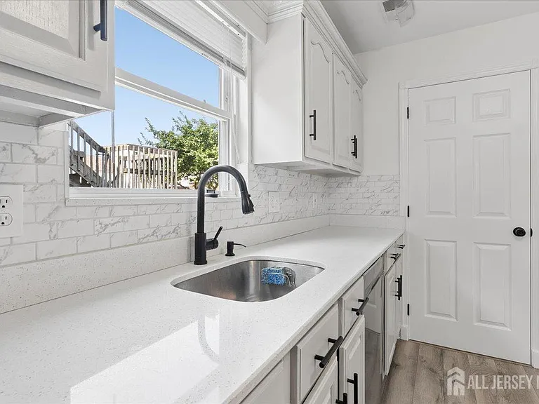 155 Emerson St #155 — Photo 9