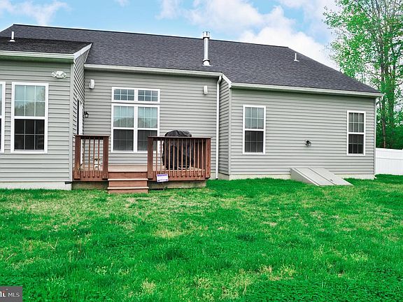 4th image of 69 Gardenia Blvd