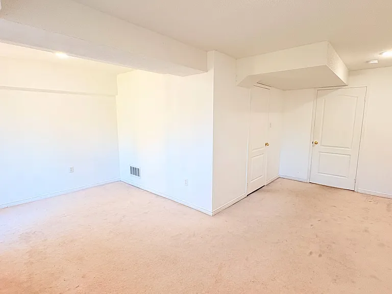 1591 S Parade Ct — Photo 34