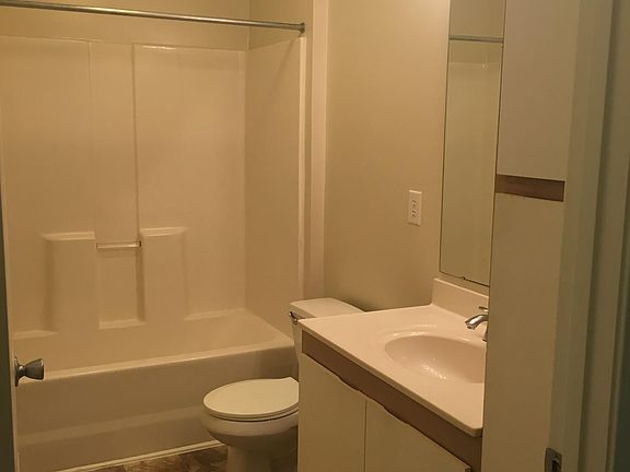 5th image of 304 Addison Pointe Dr Unit H