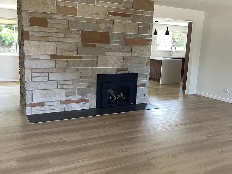 2621 N Bristol St — Photo 2