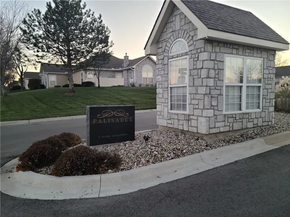 11314 S Pflumm Rd, Olathe, KS 66215