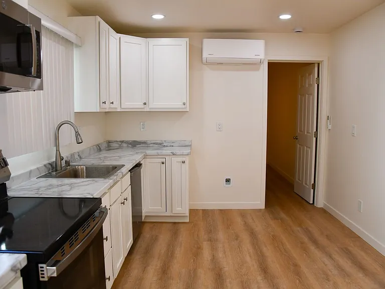 316 N Parker St — Photo 3