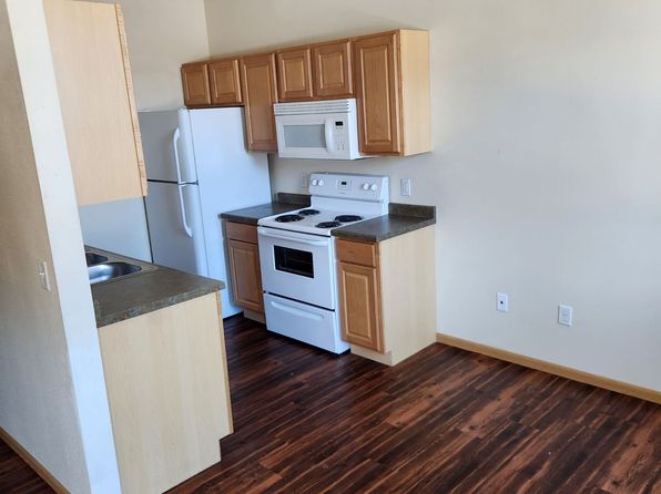 Stanley 513 3rd St SE - 201, 502 3rd St NE, Stanley, ND 58784