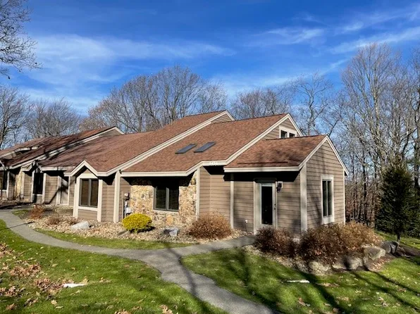 1474 Gebhart Way, Hidden Valley, PA 15502