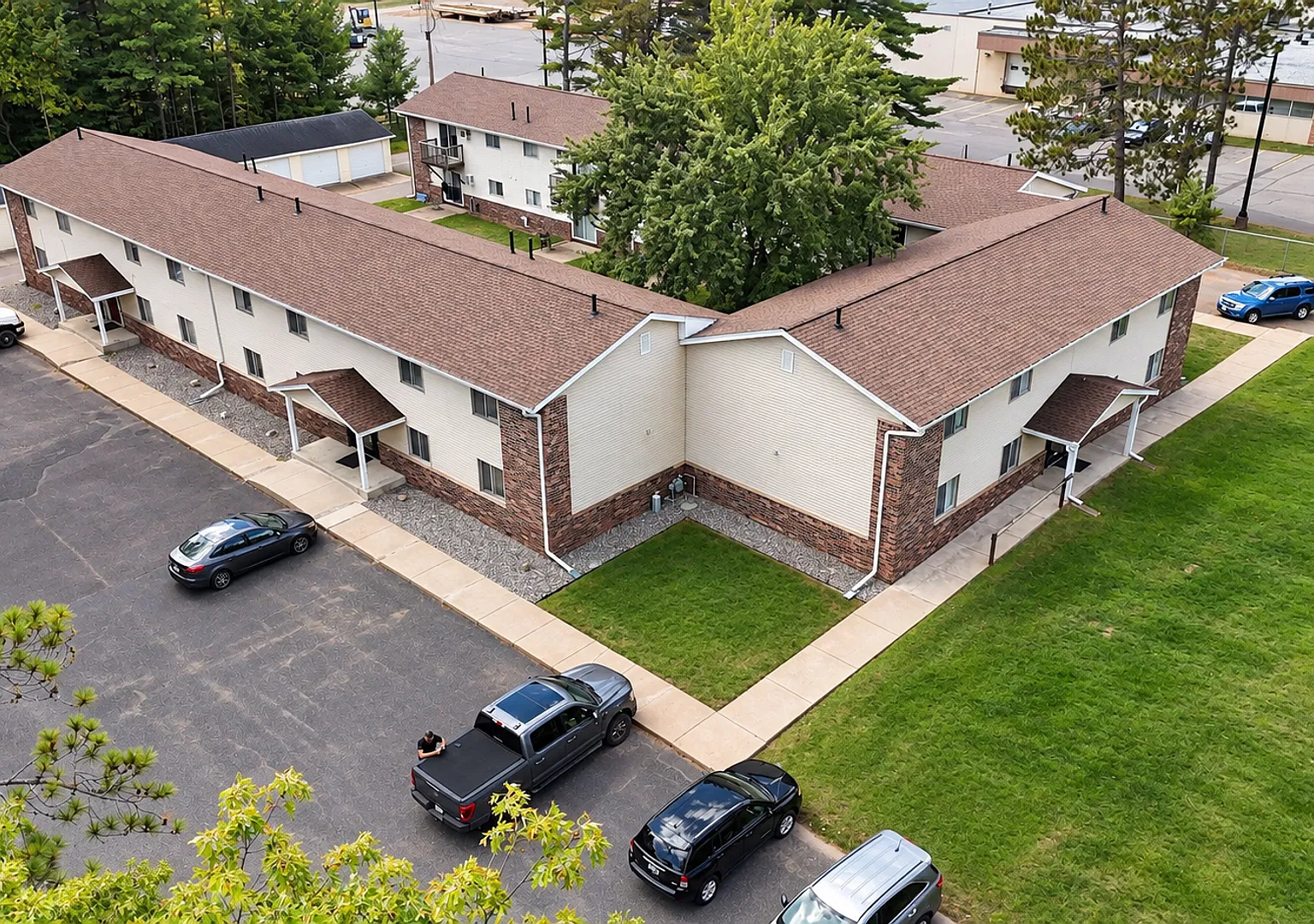 Edgewood Apartments — Photo 1