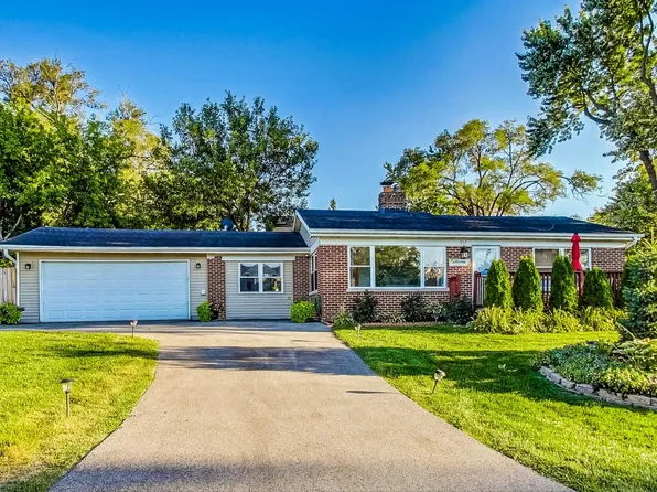 317 Oak Ave, Wood Dale, IL 60191
